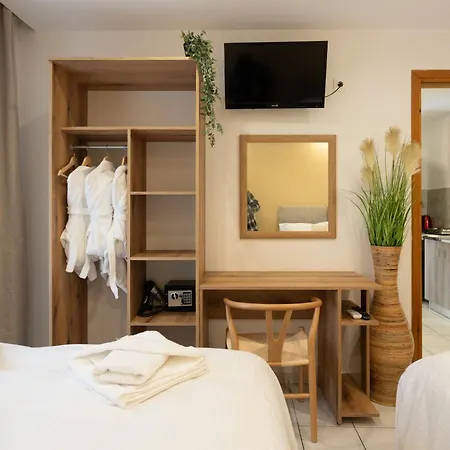 아파트 Zoi Paralía